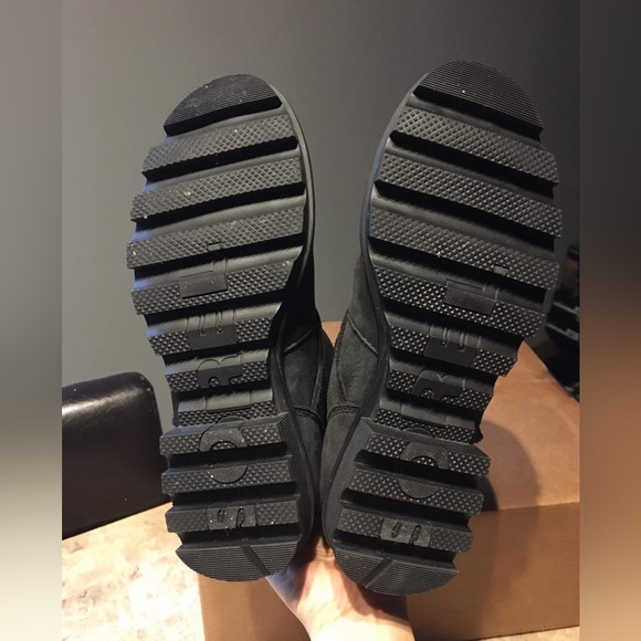 Sorel boots - Picture 11 of 12